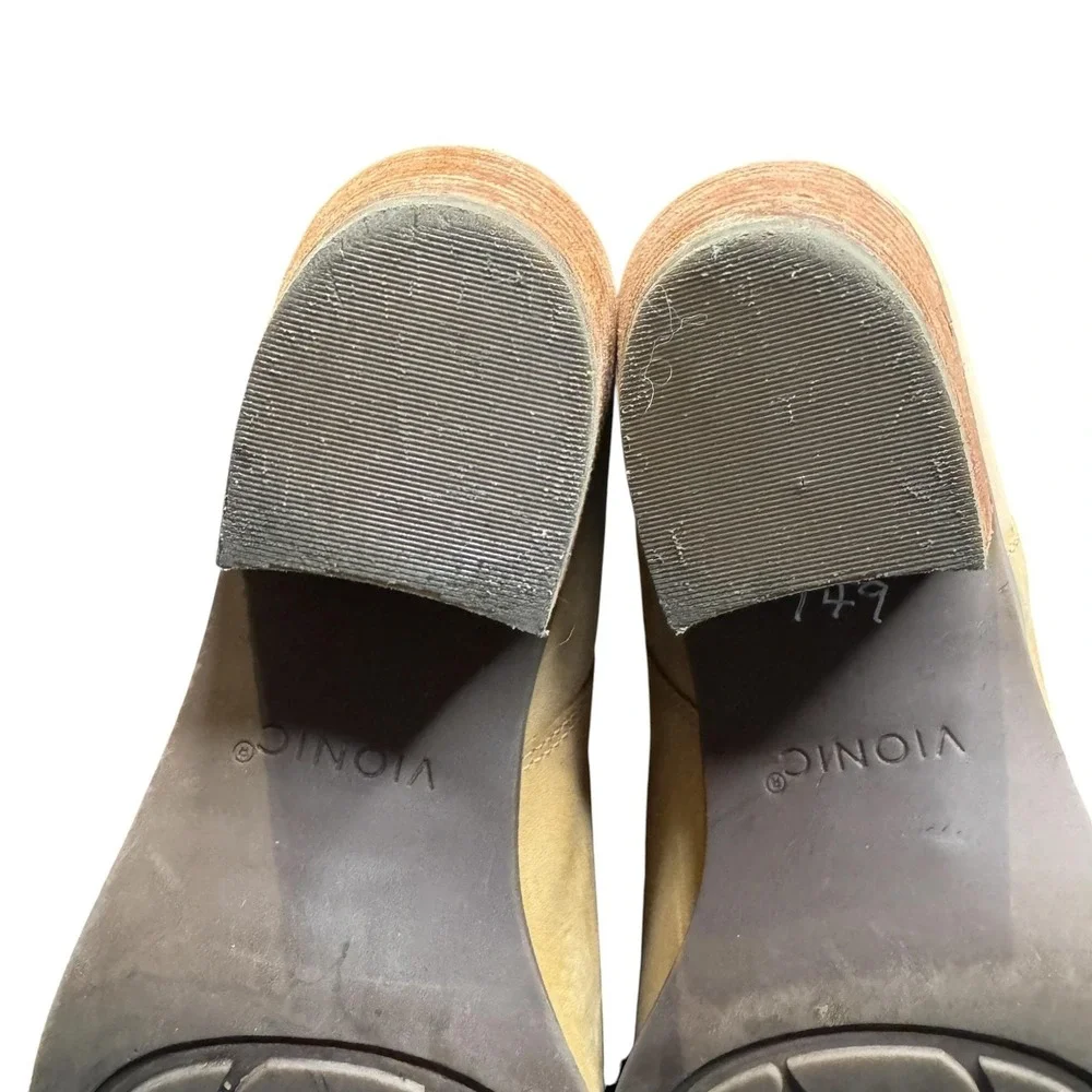 Vionic Shantelle Booties Womens Size 9.5 Beige‎ Leather Waterproof Ankle Zip